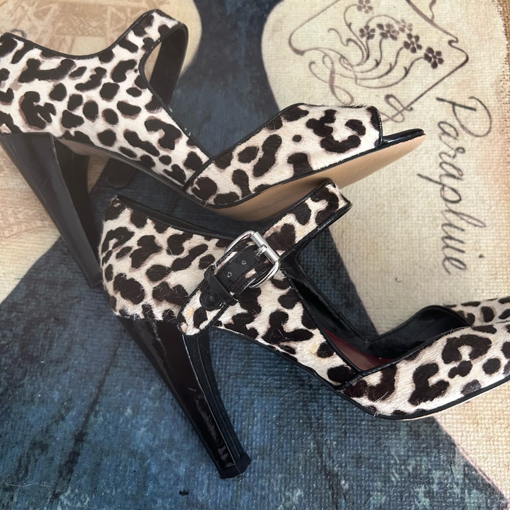 White House black market faux animal texture open toes heels size 6.5